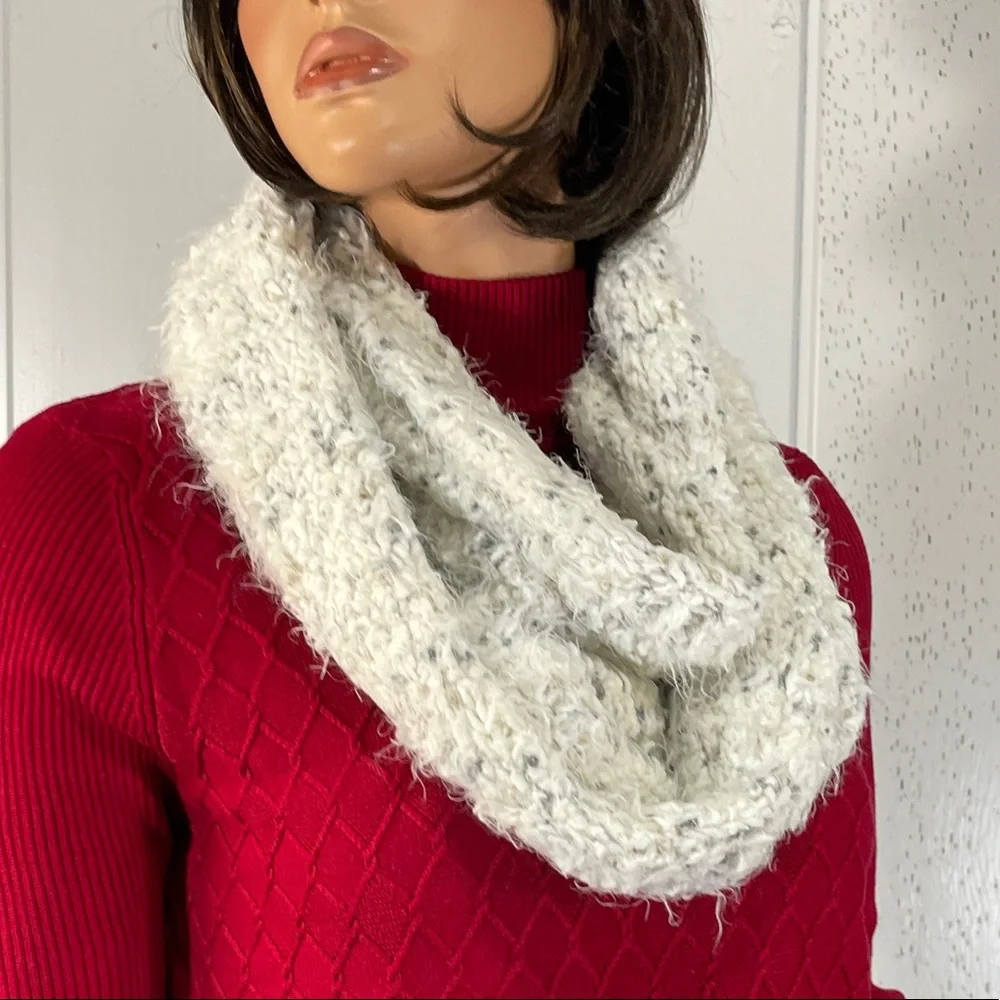 C.C Women's White & Grey Knitted Infinity Scarf